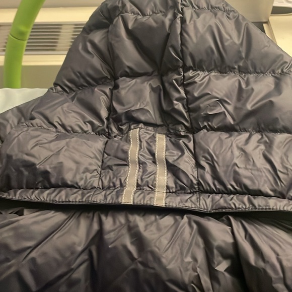 Canada goose size S black Ellison jacket women’s - Picture 6 of 8